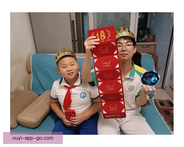 李月汝社媒晒照庆生 小宝生日快乐被爱温暖环绕为自己干杯